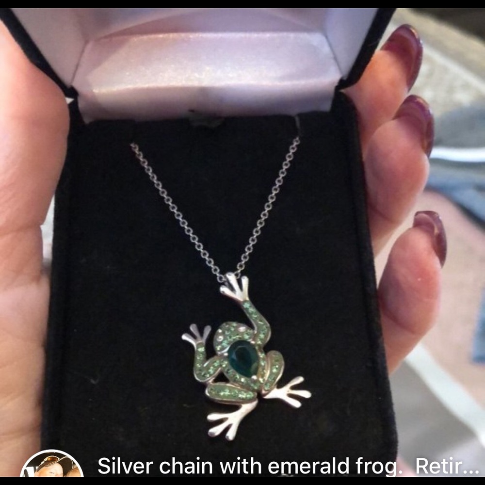Emerald frog necklace
